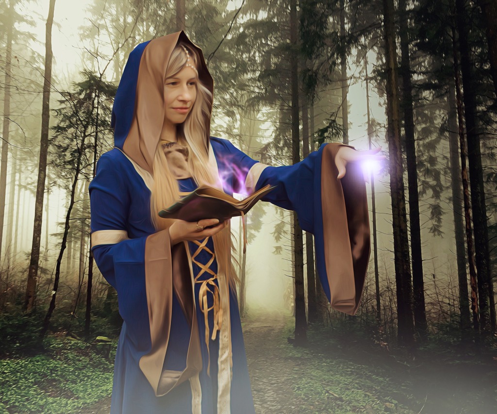 sorceress-2980452_1920